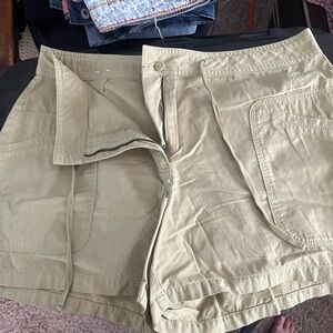 G.H. Bass & Co. brand khaki shorts, size 14